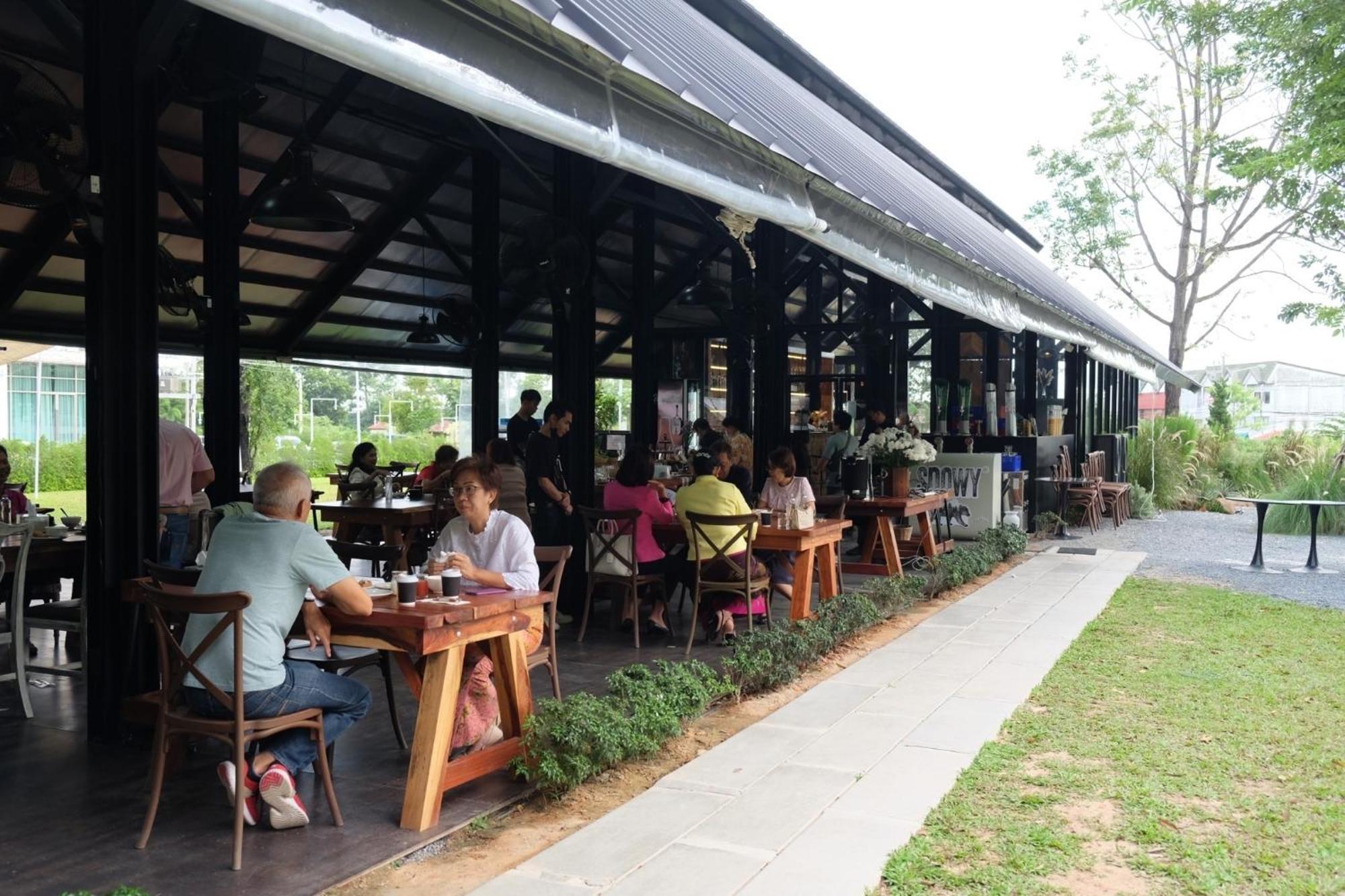 Punn Hotel Korat Накхонратчасима Экстерьер фото