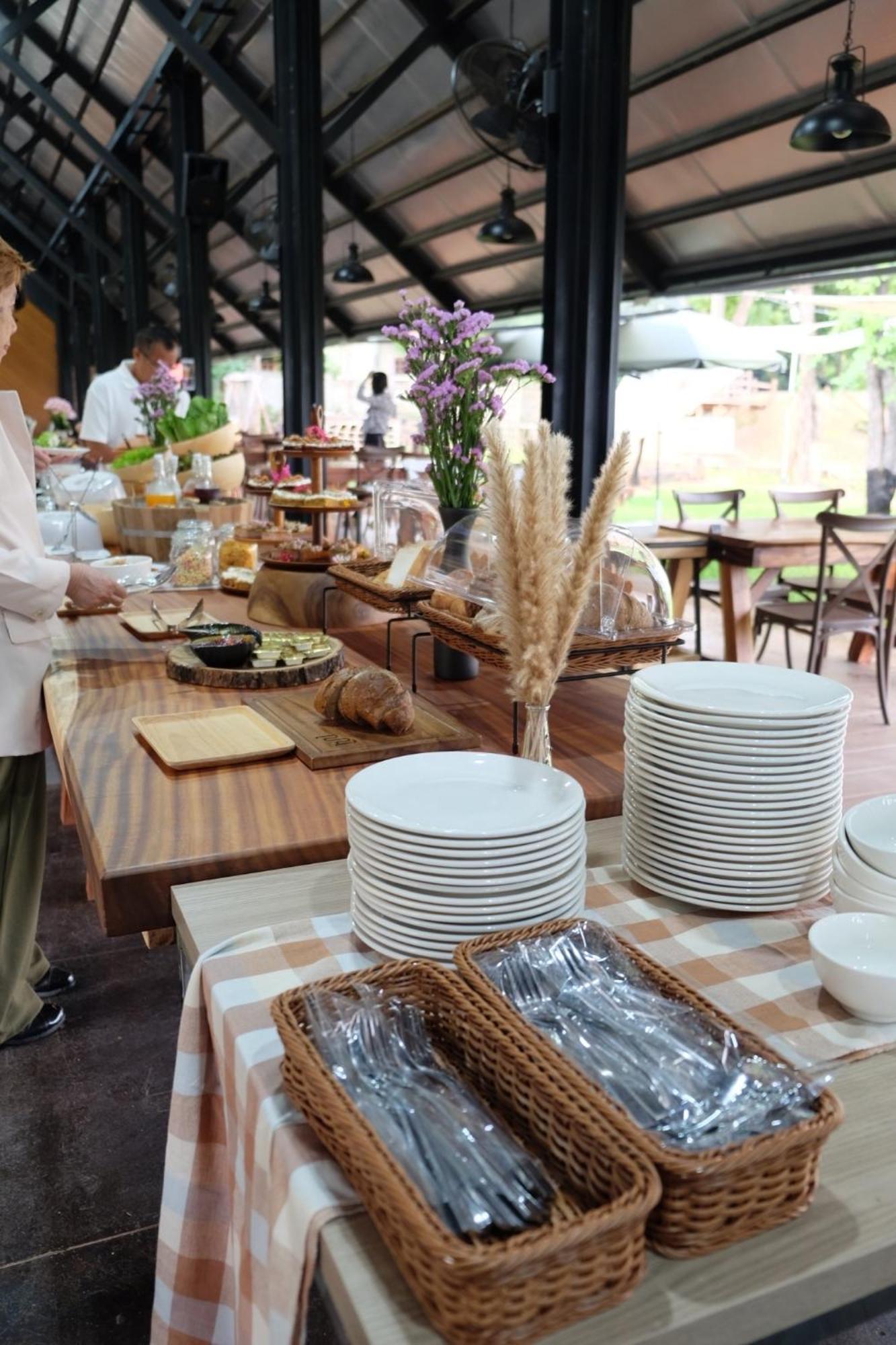 Punn Hotel Korat Накхонратчасима Экстерьер фото